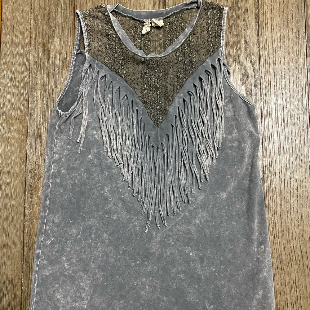 buckle tank top